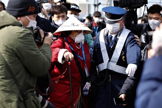 Hai hành khách nhiễm virus corona trên du thuyền ở Nhật tử vong-1