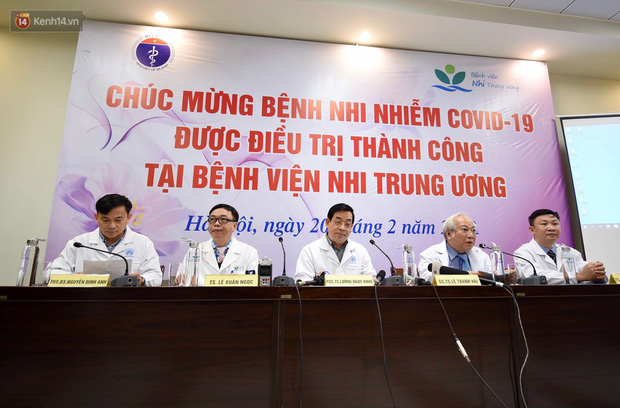 Chùm ảnh: Hành trình 9 ngày điều trị thành công cho bệnh nhi nhỏ tuổi nhất Việt Nam nhiễm COVID-19-7