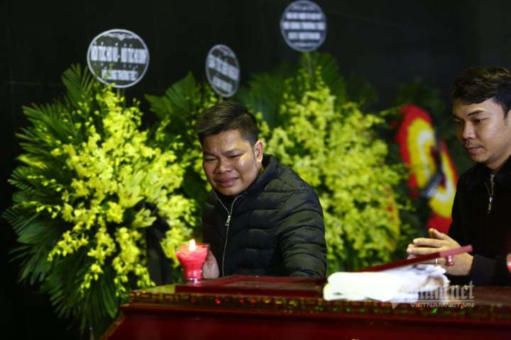 Đám tang đẫm nước mắt tiễn đưa NSƯT Vũ Mạnh Dũng-12