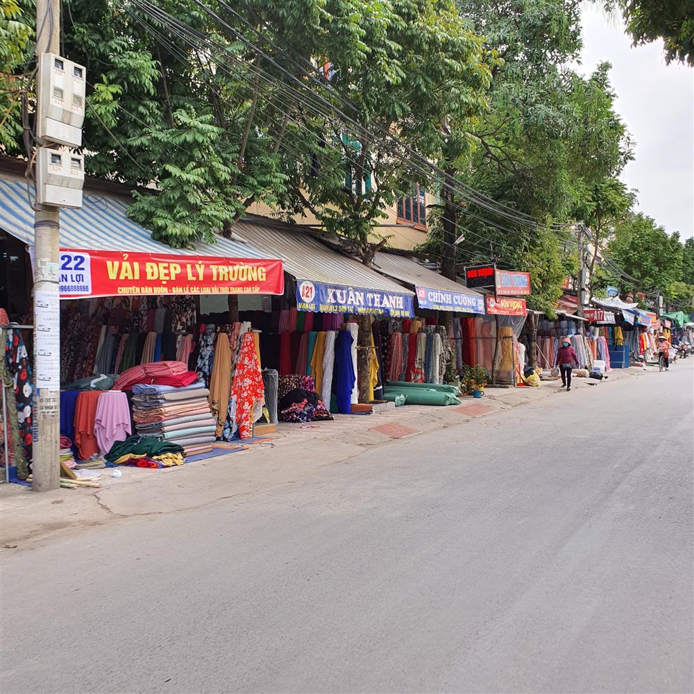 Chợ Ninh Hiệp vắng vẻ, tiểu thương ngồi chơi cả ngày vì không có hàng-2