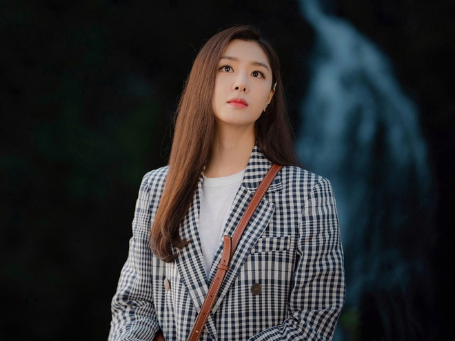 Nữ phụ Hạ cánh nơi anh ngoài đời chăm đi dép xỏ ngón, ít mặc đồ hiệu-11