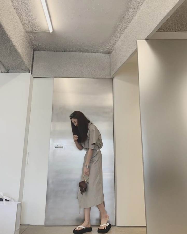 Nữ phụ Hạ cánh nơi anh ngoài đời chăm đi dép xỏ ngón, ít mặc đồ hiệu-8