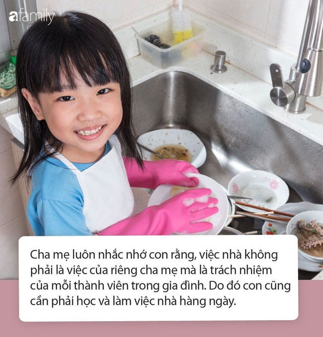 Hình ảnh bé trai 2 tuổi chăm chỉ làm việc nhà đốn tim cư dân mạng, đặc biệt hơn là thái độ trong lúc làm việc-6