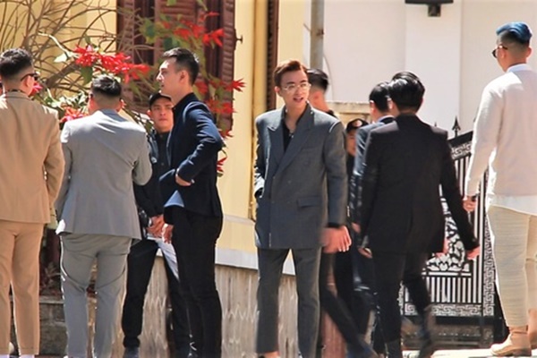 Biệt thự tổ chức lễ cưới Tóc Tiên và Hoàng Touliver che bạt kín mít-1