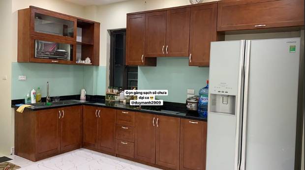 Hội gái xinh nhà giàu lấy chồng cầu thủ: Chẳng ai sống chung với mẹ chồng, làm dâu là điều không có trong từ điển-1