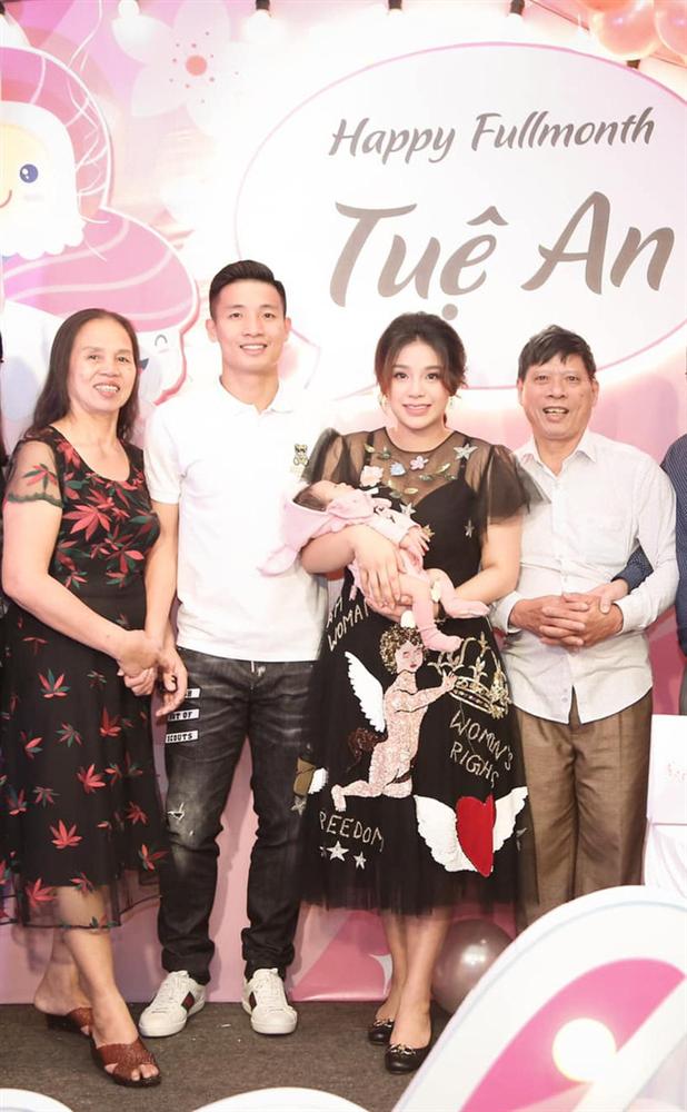 Hội gái xinh nhà giàu lấy chồng cầu thủ: Chẳng ai sống chung với mẹ chồng, làm dâu là điều không có trong từ điển-12