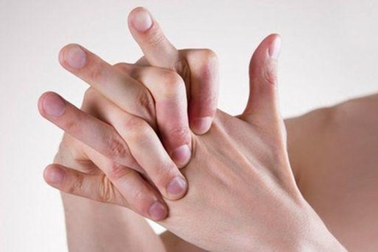 Nếu ngón tay xuất hiện những dấu hiệu này, cảnh giác ngay vì có thể bạn mắc ung thư phổi