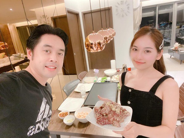 Chăm nấu cơm cho vợ 9x xinh đẹp, Dương Khắc Linh cũng nhận lại kết quả ấm lòng-10