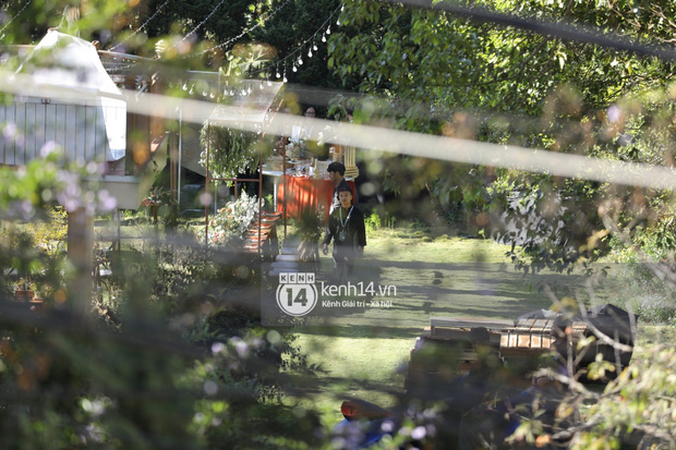 Tiệc cưới bí mật của Tóc Tiên - Hoàng Touliver: Chú rể lấy áo choàng cho cô dâu, vợ chồng son quẩy hết mình với khách mời-31