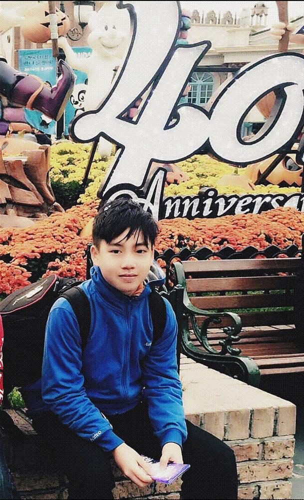 Nam sinh Hà Nội nói 8 thứ tiếng, thông thạo 5 ngôn ngữ, nhận học bổng 5 trường, được tiến sĩ Mỹ nhận xét uyên bác như bác học-2