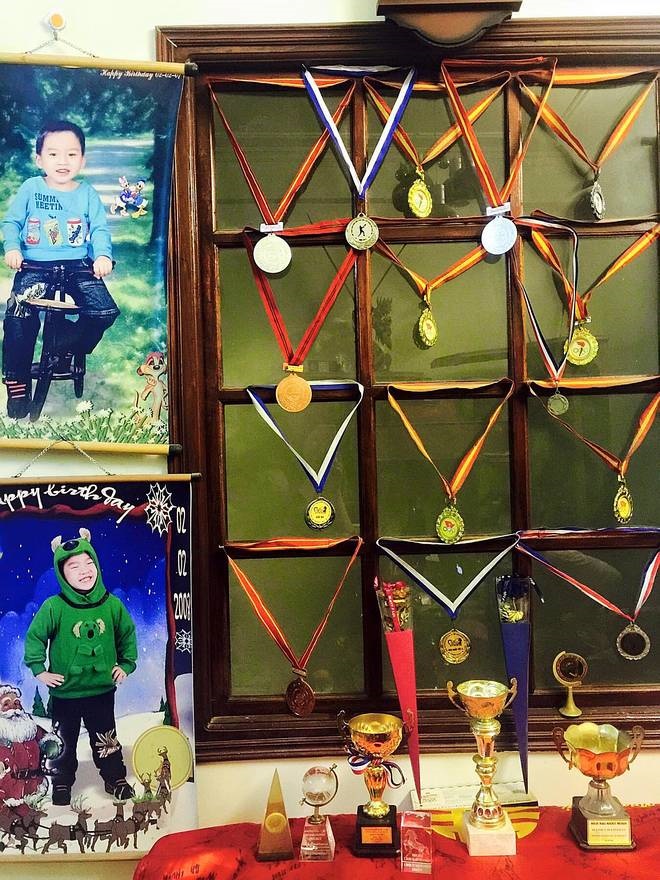 Nam sinh Hà Nội nói 8 thứ tiếng, thông thạo 5 ngôn ngữ, nhận học bổng 5 trường, được tiến sĩ Mỹ nhận xét uyên bác như bác học-8