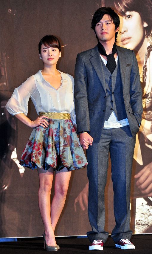 Hai chàng Đại úy đi qua cuộc đời Song Hye Kyo: Đều giàu có và điển trai nhất nhì showbiz nhưng Hyun Bin lại ghi điểm” hơn Song Joong Ki ở điểm này?-7