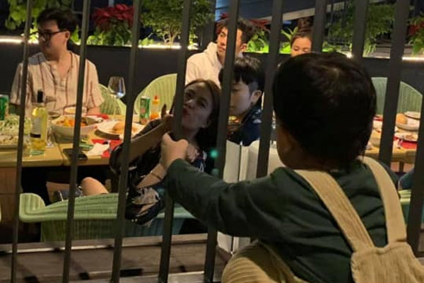 Tụ tập bạn bè thân thiết, Hoàng Thùy Linh và Gil Lê vẫn quyết ngồi cạnh nhau không rời-3