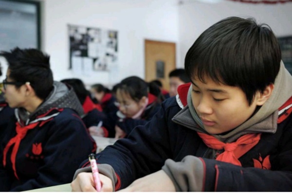 MỚI: Bộ GD-ĐT xem xét cho học sinh đi học lại từ ngày 2/3-2