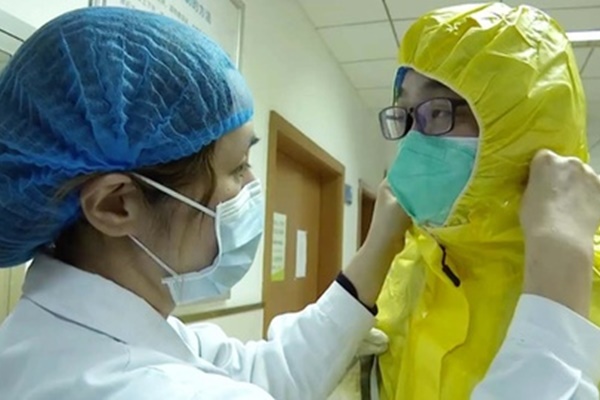 Bên trong phòng chăm sóc tích cực bệnh nhân nhiễm Covid-19 ở Vũ Hán-1