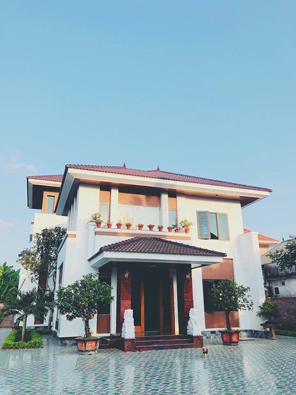 Hội con gái mua nhà tặng bố mẹ trước khi lấy chồng: Hà Tăng giàu vẫn kém Thủy Tiên!-12