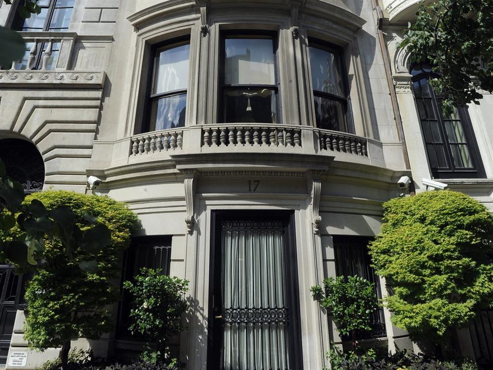 Giàu gấp ông Trump 17 lần, tỷ phú Bloomberg chi tiêu xa xỉ như thế nào-6