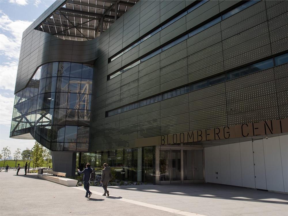 Giàu gấp ông Trump 17 lần, tỷ phú Bloomberg chi tiêu xa xỉ như thế nào-9