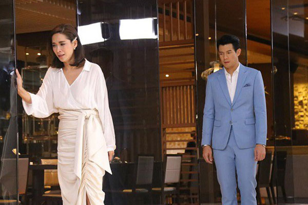 Đêm trước ngày ra tòa làm thủ tục ly hôn, vợ bỗng xuất hiện trước cửa nhà tôi với đôi mắt đỏ hoe và bật khóc thì thào lời xin lỗi-3