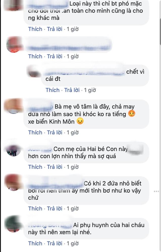 Hình ảnh gây phẫn nộ: Mẹ trẻ mải xem điện thoại, vô tâm khi 2 con nhỏ đang chơi bên lan can đò đầy nguy hiểm-4