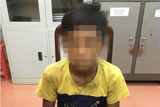 Bố che giấu việc con trai sát hại bé gái 6 tuổi