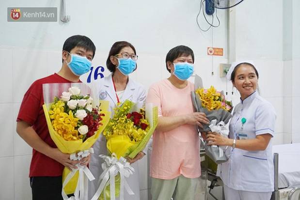 Xúc động bức thư 2 cha con người Trung Quốc nhiễm Covid-19 gửi bệnh viện Chợ Rẫy khi về nước-3