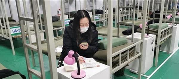 Sợ trò quên kiến thức, cô giáo dù nhiễm Covid-19 bị cách ly vẫn âm thầm dạy học online-1