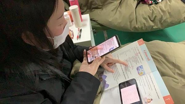 Sợ trò quên kiến thức, cô giáo dù nhiễm Covid-19 bị cách ly vẫn âm thầm dạy học online-2