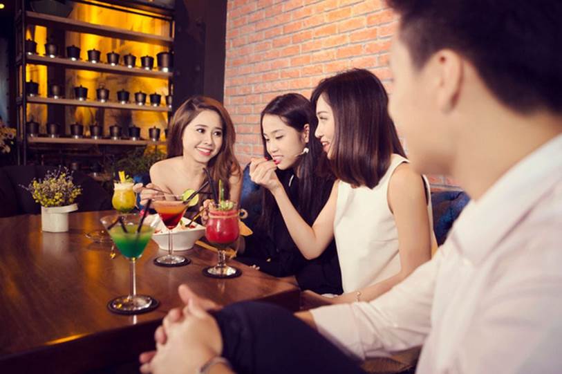 Gặp sếp trên quán bar, nàng công sở thể hiện đẳng cấp dân chơi liền bị đuổi việc ngay hôm sau vì đã nói ra điều này!-3