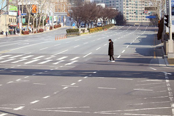 Chùm ảnh: Thành phố tình yêu như đã đánh mất linh hồn trong ngày du khách trốn chạy virus corona-20