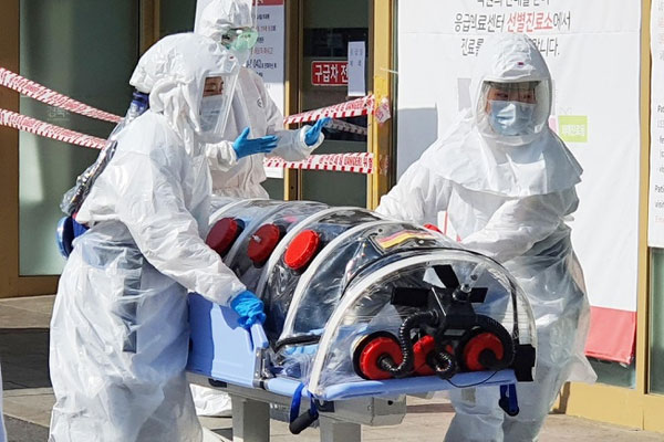 Hàn Quốc khủng hoảng khẩu trang trước dịch corona, có người dân phải mua 80.000 VNĐ/chiếc-2