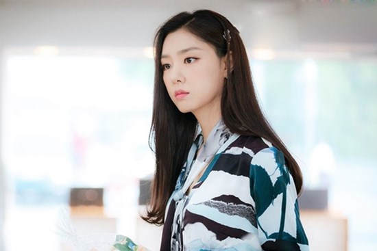 Vừa nhận miếng chân gà từ bố vợ tương lai, bạn trai bất ngờ hất ra và phũ phàng tuyên bố một câu khiến ai nấy thất kinh
