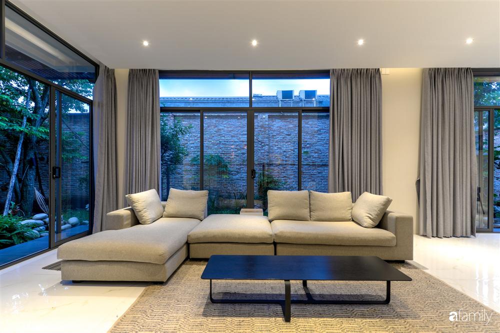 Ngôi nhà vườn tràn ngập cây xanh yên ả, tách mình khỏi mọi sự xô bồ ồn ã của phố thị-6