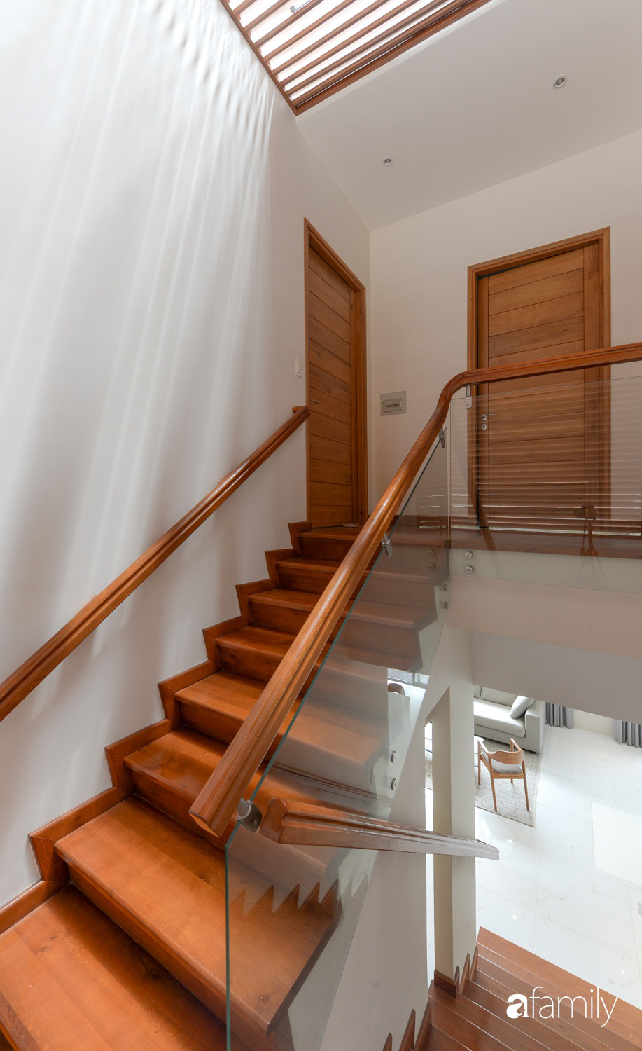 Ngôi nhà vườn tràn ngập cây xanh yên ả, tách mình khỏi mọi sự xô bồ ồn ã của phố thị-14