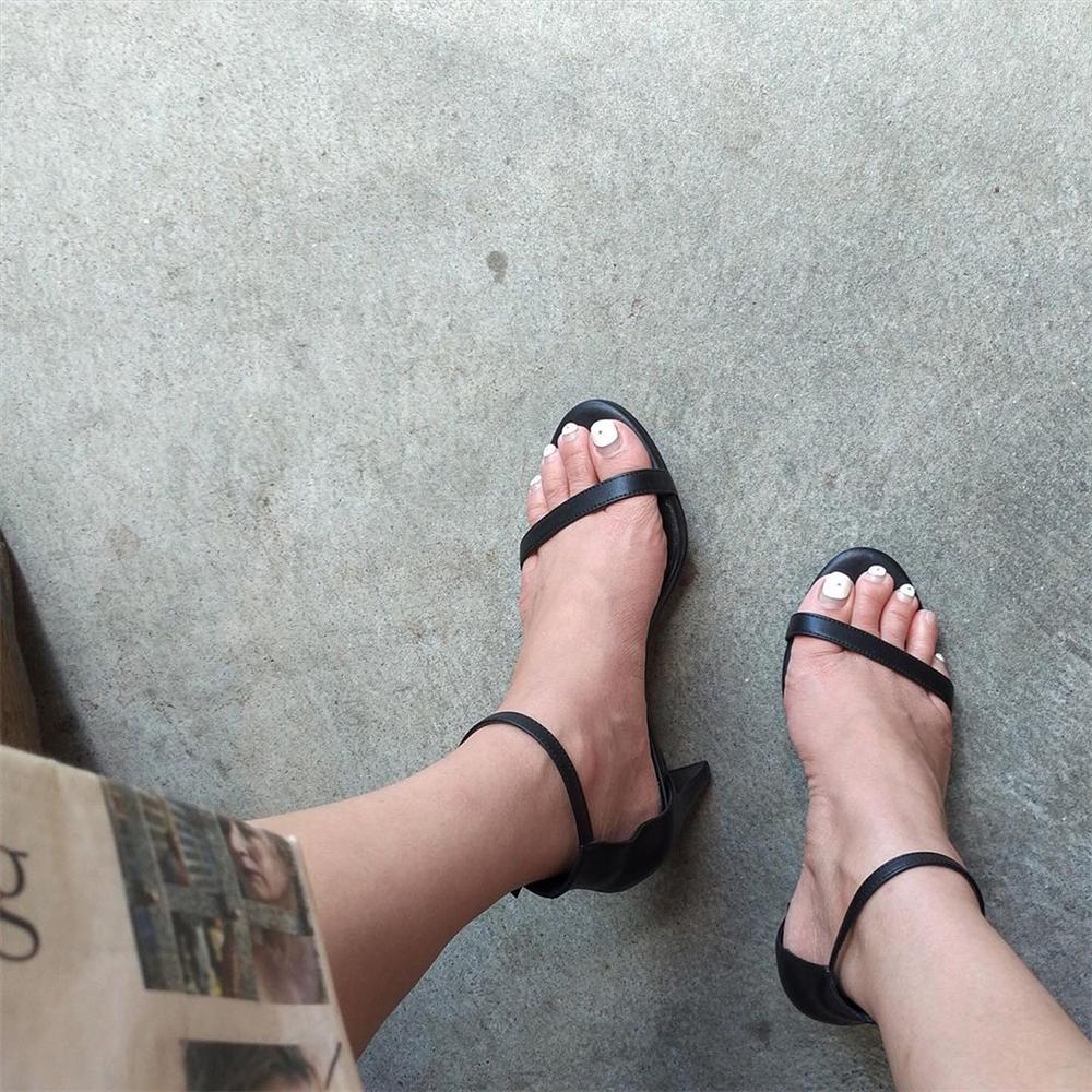 Nàng BTV cao chưa đến 1m60 gọi tên 5 items mà cô không thể sống thiếu: Nhờ chúng mà chẳng ai nghĩ chiều cao của tôi khiêm tốn đến vậy-15