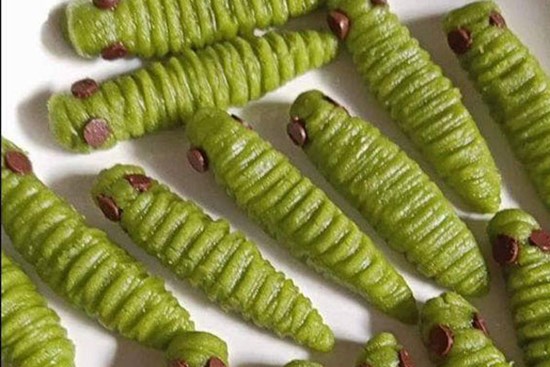 Biết vợ muốn giảm cân nhưng lại ăn nhiều, ông chồng