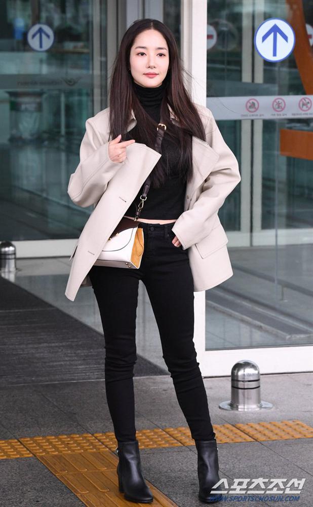 Nhờ áp dụng một chiêu bài mà style sân bay của Park Min Young cứ ngày một sang xịn, bạn học theo là dứt khoát lên đời phong cách-2