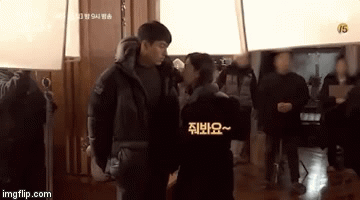 Đồng nghiệp tiết lộ sự thật mối quan hệ giữa Hyun Bin và Son Ye Jin sau hậu trường-2