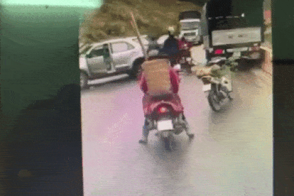 Nhờ bạn trai đi mua băng vệ sinh, cô gái cẩn thận dặn dùng túi đen gói vào và cái kết khiến ai nấy cười chảy nước mắt-4