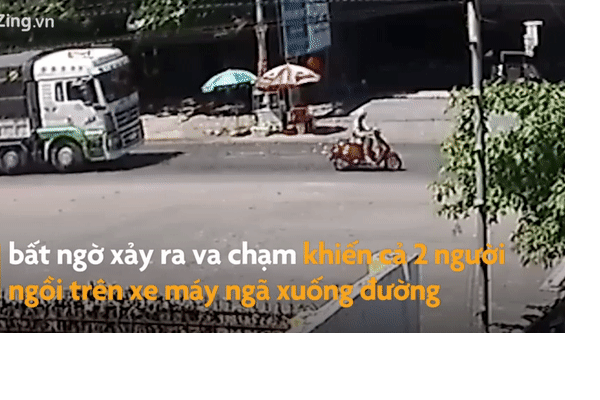 Va chạm xe tải, 2 người đi xe máy tử vong
