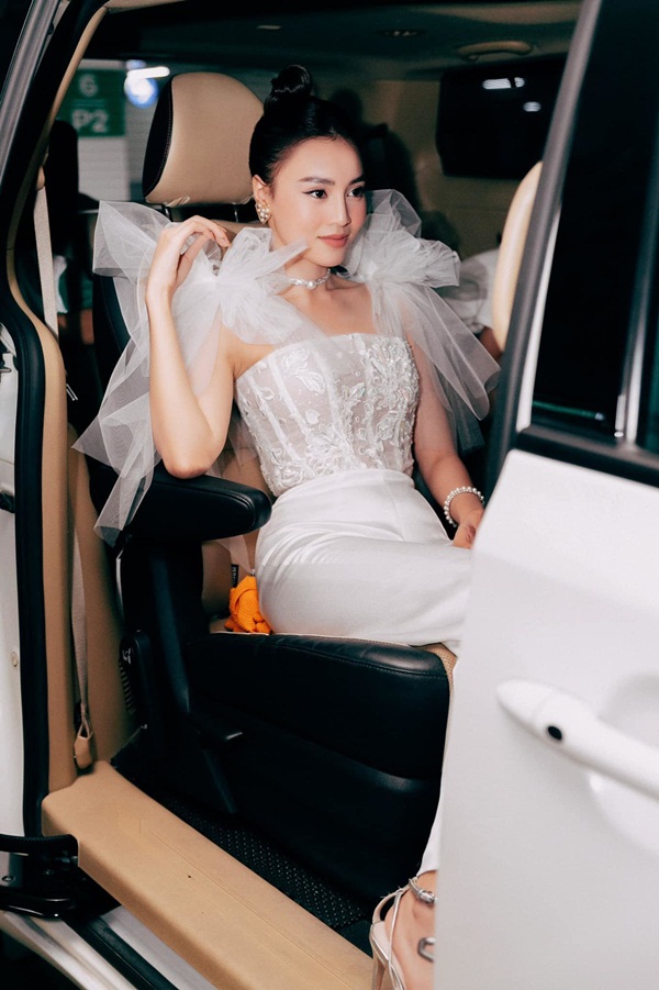 Ninh Dương Lan Ngọc sở hữu 2 nhà, xe sang, đồ hiệu, nhẫn kim cương-3