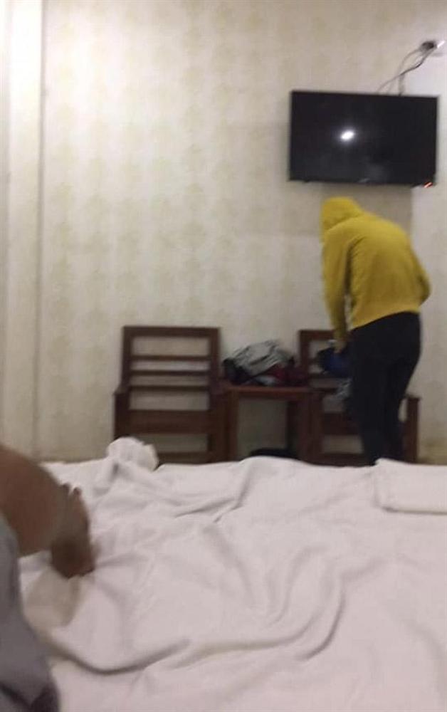 Bắt được tin nhắn hẹn gái lạ vào nhà nghỉ nhưng chồng một mực chối chỉ tới khách sạn giao hàng, chị vợ lên mạng cầu cứu 500 chị em-1