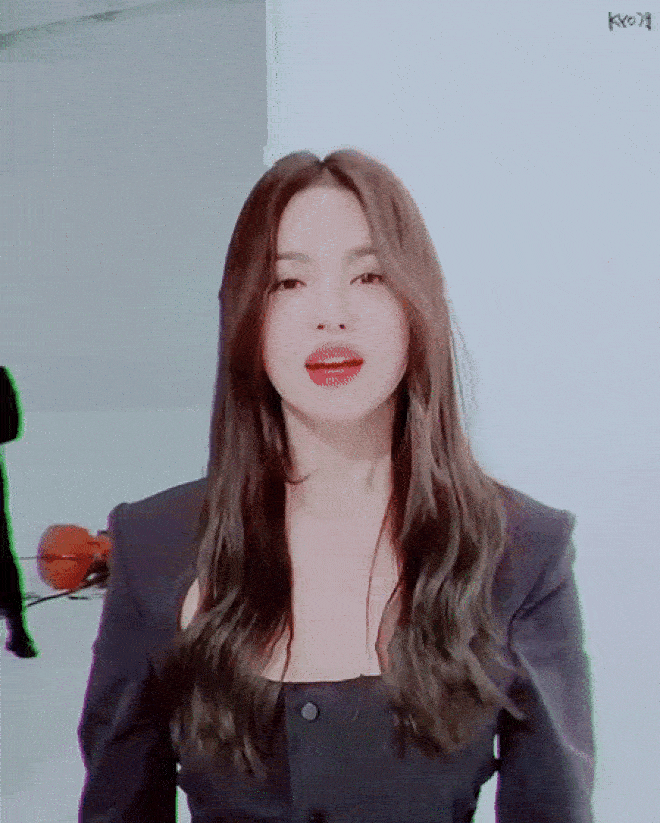 Trời ơi Song Hye Kyo ma mị ngút ngàn tại trời Tây, thần thái xuất sắc đến mức không thể rời mắt-6