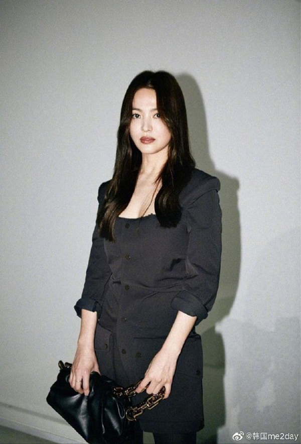 Trời ơi Song Hye Kyo ma mị ngút ngàn tại trời Tây, thần thái xuất sắc đến mức không thể rời mắt-10