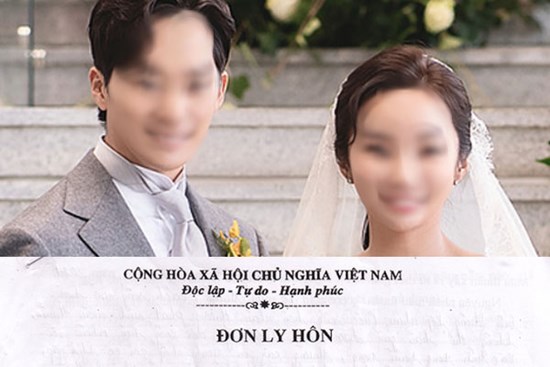 Sau ly hôn, hai vợ chồng ôm nhau khóc trên tòa án, lý do phía sau khiến nhiều người bàng hoàng vì những điều tưởng chừng như quá nhỏ