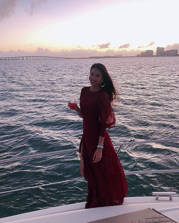 Cuộc chiến eo thon tại street style sao Việt: Ngọc Trinh trứ danh là thế vẫn bất phân thắng bại với Sĩ Thanh-9