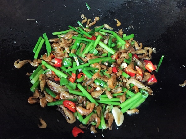 Có món tôm rang dân dã mà phòng cảm cúm hiệu quả vô cùng, 90% các mẹ chưa biết!-4