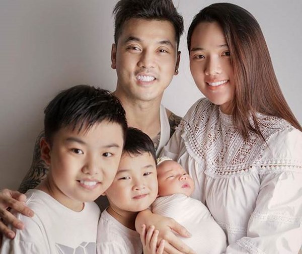 Nhóm 1088 sau 18 năm: Người sống chung không cưới, kẻ lấy mẹ đơn thân nóng bỏng-13