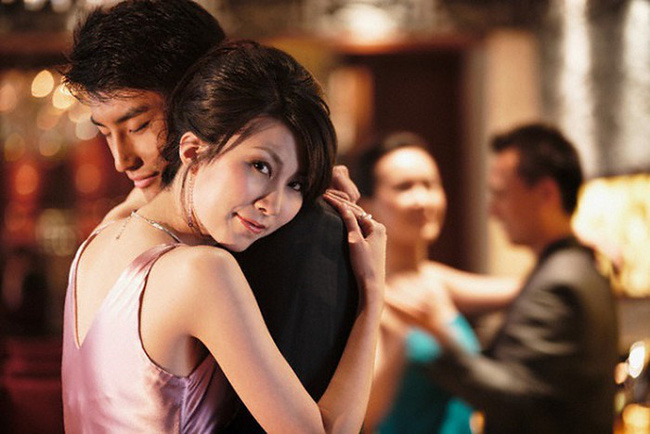 Chồng gian tình với giúp việc, vợ hành xử chẳng giống ai khiến chồng phải cúi đầu-2