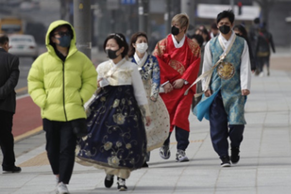 Covid-19 tại Hàn Quốc: Người thứ 5 tử vong, số người nhiễm bệnh lên 602-1